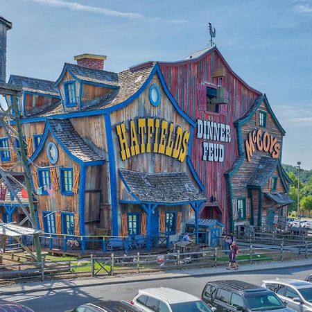 Bear Mountain Hollow-Free Dollywood Ticket- Cozy Cabin With A Hot Tub, Arcade & Deck Close To Town Pigeon Forge Εξωτερικό φωτογραφία