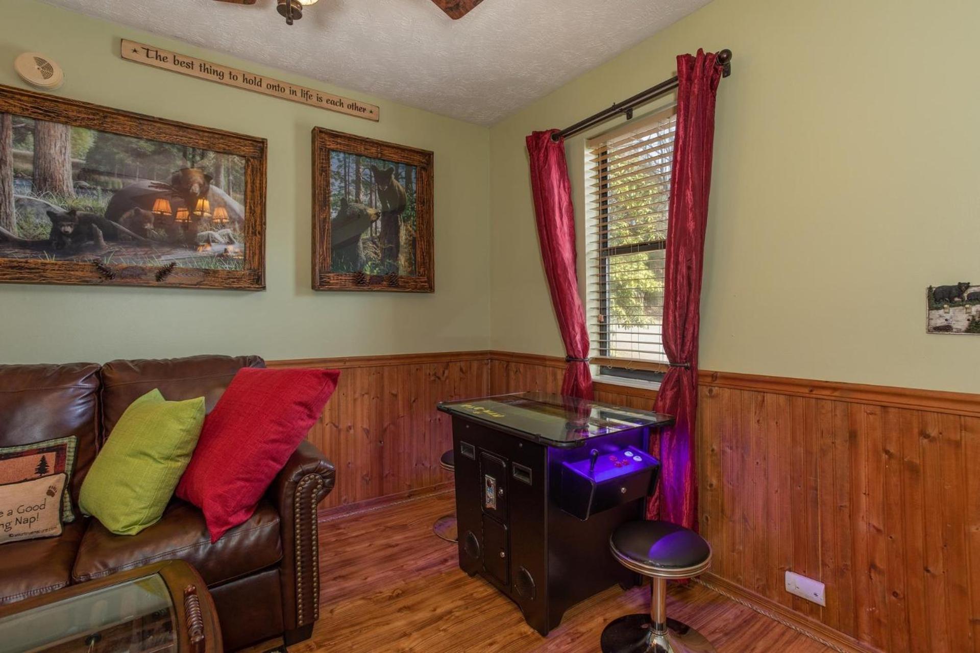 Bear Mountain Hollow-Free Dollywood Ticket- Cozy Cabin With A Hot Tub, Arcade & Deck Close To Town Pigeon Forge Εξωτερικό φωτογραφία