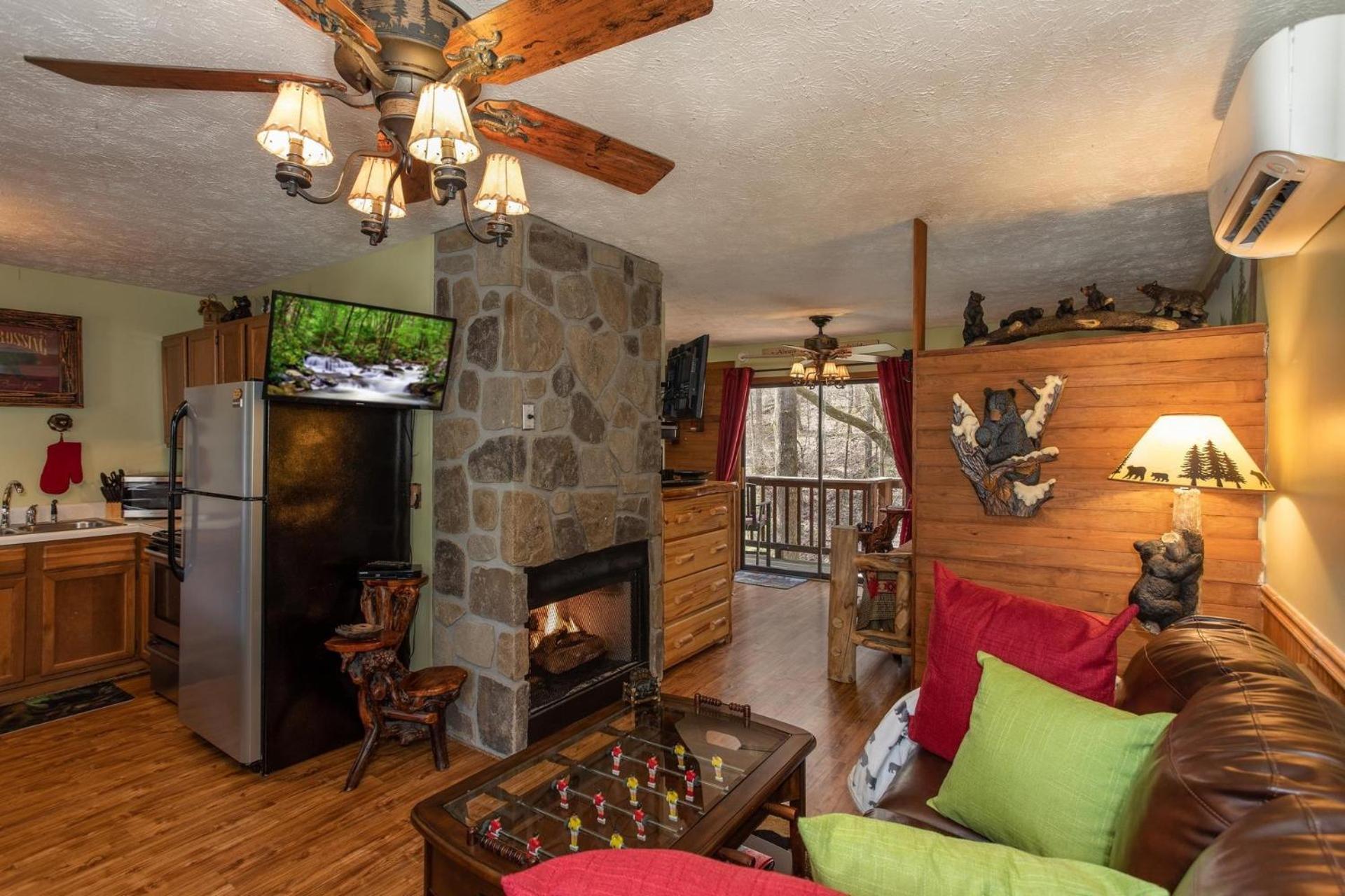 Bear Mountain Hollow-Free Dollywood Ticket- Cozy Cabin With A Hot Tub, Arcade & Deck Close To Town Pigeon Forge Εξωτερικό φωτογραφία